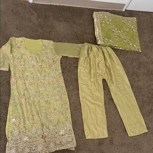 Embroidered Lime Green Traditional Dress Set -Pakistani Traditional Dress Suit